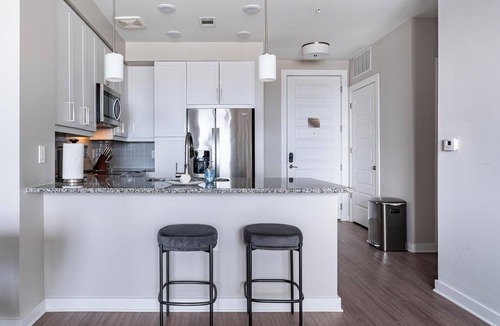 Hitch Village - Fred Wessels Homes Apartment | Landing | Spectacular 1BD, Pool, Courtyard