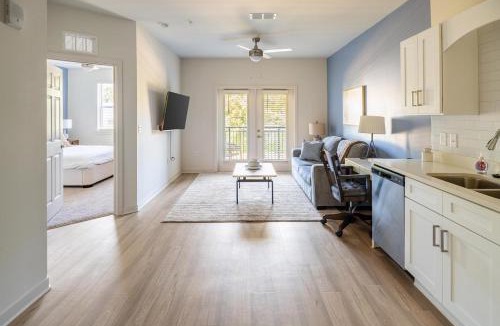 Bellview Apartment | Landing Spectacular 1BD Gym Pool