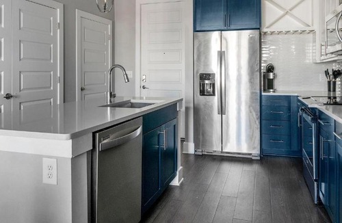 North Decatur Apartment | Landing Spectacular 2BD Courtyard Gym