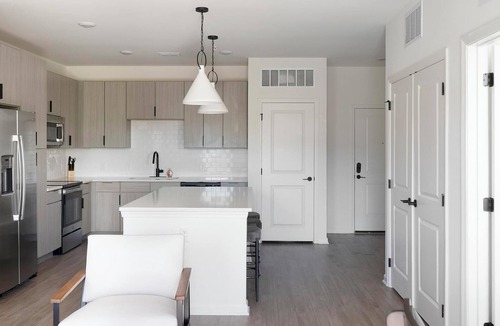 Ono Island Apartment | Landing | Spectacular 2BD, Yoga Studio, Clubhouse
