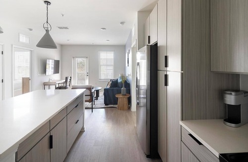 Ono Island Apartment | Landing | Spectacular 2BD, Yoga Studio, Clubhouse