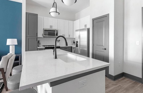 Southbank Apartment | Landing | Stunning 1BD, Gym, Rooftop Lounge