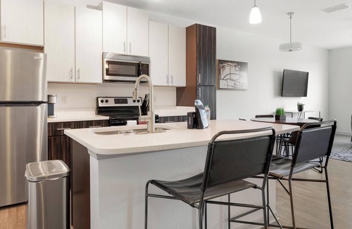 Fairvilla Apartment | Landing | Stunning 1BD, Clubhouse, Gym