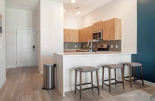 Florida Center Apartment | Landing | Stunning 1BD, Clubhouse, Gym