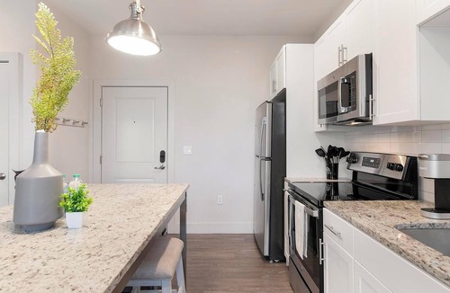 Florida Center Apartment | Landing | Stunning 1BD, Gym, Game Room