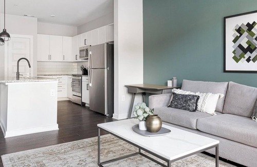 Mableton Apartment | Landing | Stunning 1BD, Pool, Gym