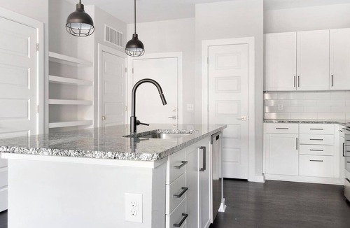 Mableton Apartment | Landing | Stunning 1BD, Pool, Gym