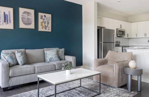 Mableton Apartment | Landing | Stunning 1BD, Pool, Gym