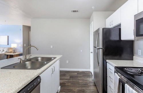 Tallahassee Apartment | Landing | Stunning 2BD, Gym, Clubhouse