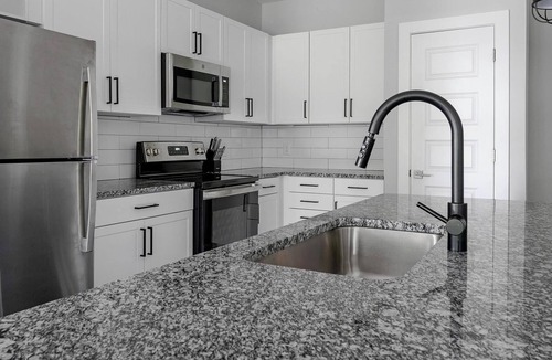 Mableton Apartment | Landing | Stunning 2BD, Gym, Pool