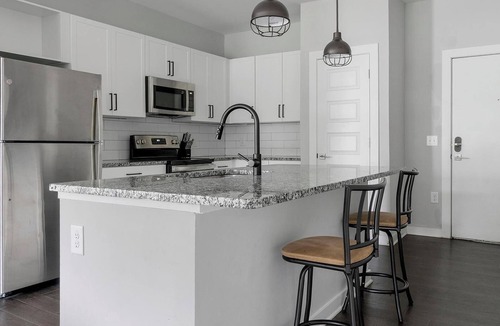 Mableton Apartment | Landing | Stunning 2BD, Gym, Pool