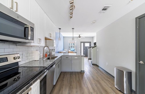 Northwest Pensacola Apartment | Landing | Stunning 2BD, Pool, Yoga Studio