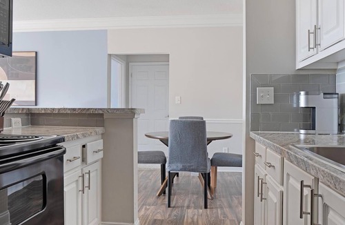 McDonough Apartment | Landing | Stunning 2BD, Gym, Tennis Court