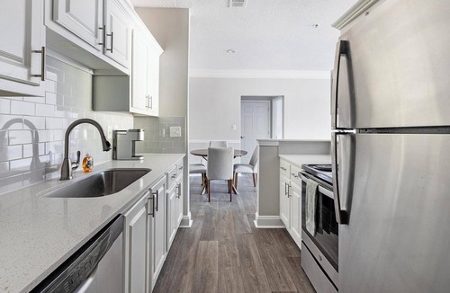 McDonough Apartment | Landing | Stunning 2BD, Pool, Tennis Court