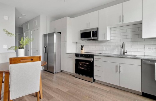 Sports Complex Apartment | Landing | Stunning Studio, Courtyard, Gym