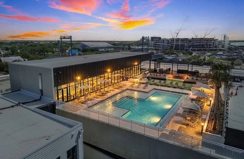 Sports Complex Apartment | Landing | Stunning Studio, Courtyard, Gym