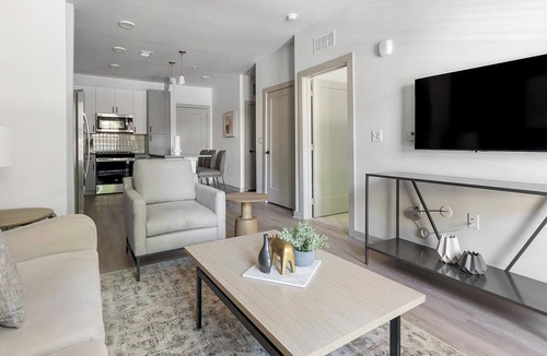 Springfield Apartment | Landing | Stylish 1BD, Gym, Courtyard