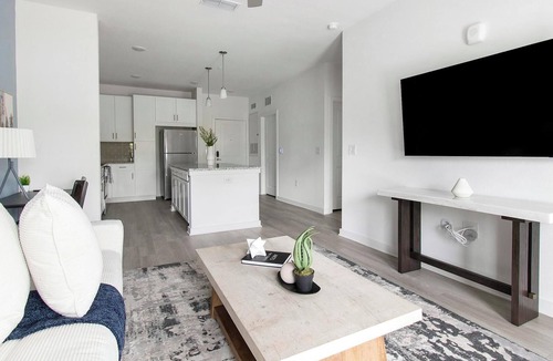 Northside Apartment | Landing | Stylish 1BD, Gym, Clubhouse