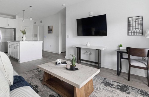 Northside Apartment | Landing | Stylish 1BD, Gym, Clubhouse