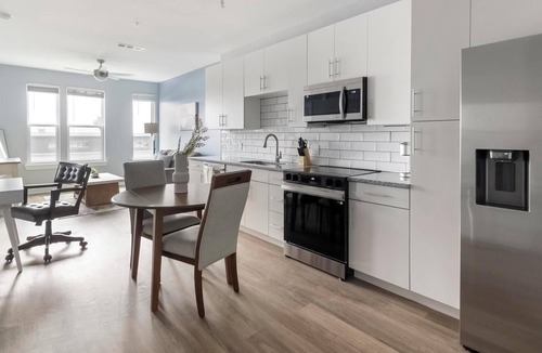 Sports Complex Apartment | Landing | Stylish 1BD, Clubhouse, Gym