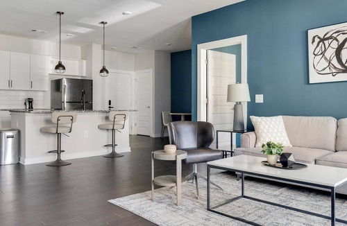 Mableton Apartment | Landing | Stylish 1BD, Pool, Gym