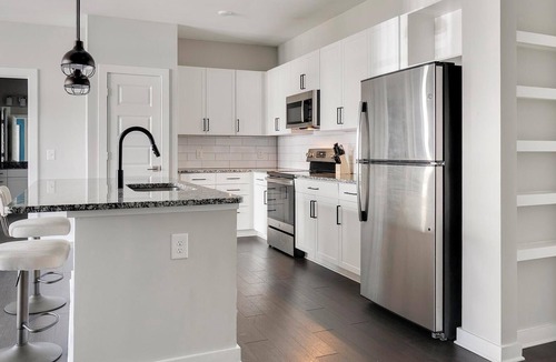 Mableton Apartment | Landing | Stylish 1BD, Pool, Gym