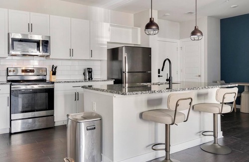 Mableton Apartment | Landing | Stylish 1BD, Pool, Gym