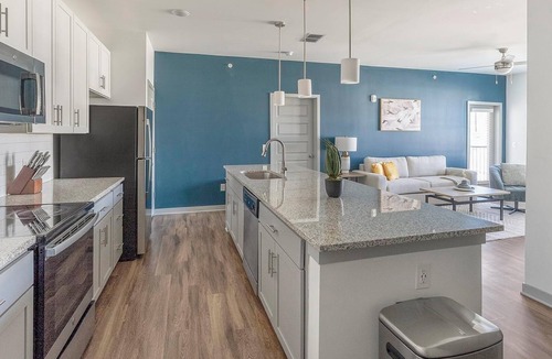Sand Ridge Apartment | Landing | Stylish 2BD, Pool, Gym