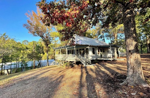 Zwolle Cabin | Large 4-Bedroom Cabin with Full Kitchen, Vaulted Great Room & Outdoor Gathering Space