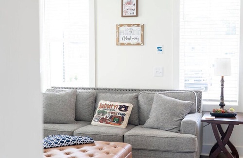 Auburn Apartment | Large Auburn Getaway Next to Vet School