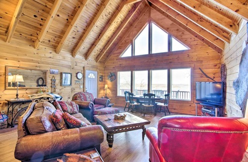 Elizabeth Cottage | Large Cabin w/Deck Overlooking Norfork Lake!