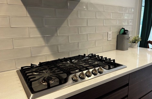Belden House | Large Contemporary 5-bedroom house with privacy! Sleeps 12