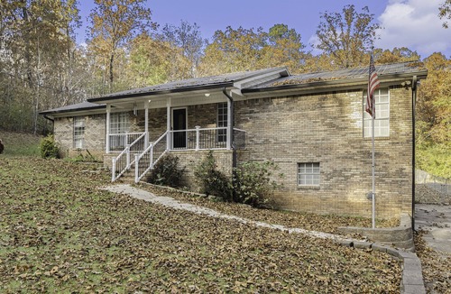 Bessemer House | LARGE home near Hoover Met, Golf & Tuscaloosa