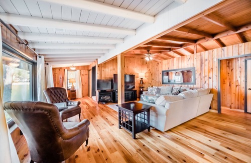 Eclectic House | Large Lake House-Big Water Views -Sparkling Water Views out of every window!