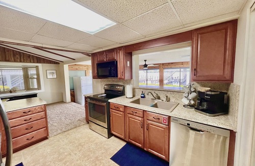 Welaka House | 🔥LARGE, PRIVATE DOCK - WATERFRONT OASIS🔥 Home with beautiful river views