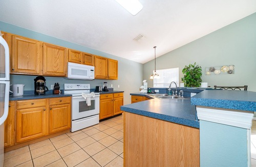 West Haven House | Large Private Pool-Free WiFi-Game Room-Close to Disney-10% off for weekly stay