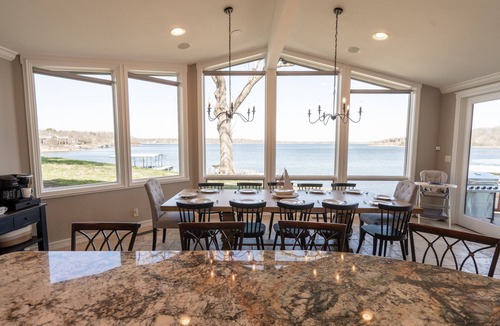 Eucha House | Large Waterfront w/Stellar Views of Grand Lake! Pvt Dock! 6Bed/4Bath, Sleeps 18!