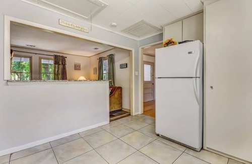 Isle of Hope Historic District House | Large Yard & Island Feel - Happy on Hope Isle
