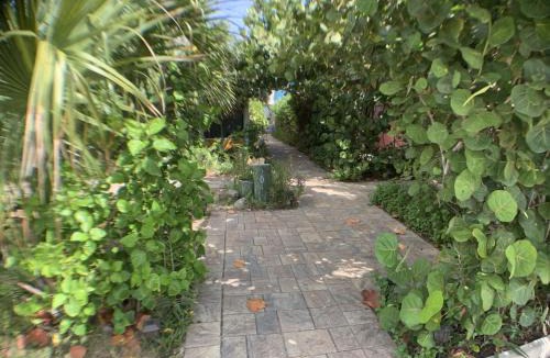 Flagler Beach Apartment | Las Palmas Cottage at Casas de la Playa - Central In the Heart of Downtown and Steps to the Beach!