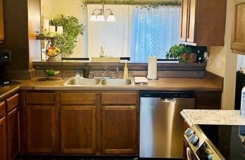 Mobile Condo | Layla’s Haven