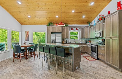 Jasper House | Lazy Daze - Located conveniently near Duncan Bridge Marina