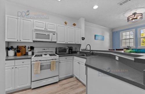 Gulfport Villa | Legacy Villa 1004