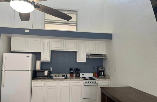 Gautier House | Legend Oaks room 9 on the hill