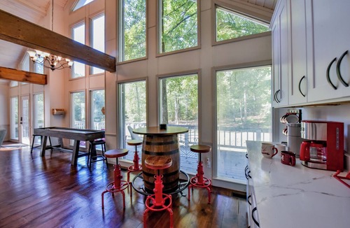 Duncanville House | Legends Lodge: A woodland retreat near University of Alabama!