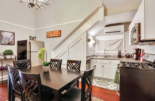Esplanade Ridge House | Lepage 1 - 3BR/2BA Apartment Near Medical Corridor