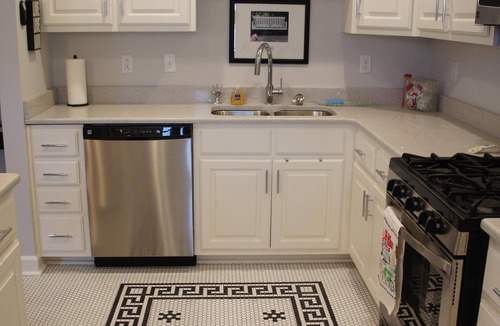 Oxford House | Less than 1 mi from square. 2B,1 bath double vanity,sleeper sofa, sleeps 6
