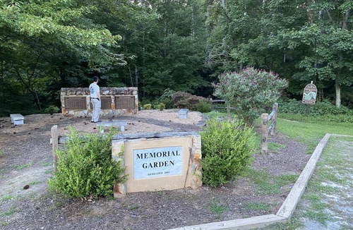 Jasper Cabin | Lil’ Caddy Shack- Great Escape for Fisherman, Hikers, & Golfers in Bent Tree!