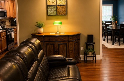 Scottsboro House | Lily Manor Estates — Executive Retreat with Pool Near Lake Guntersville