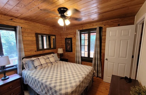 Elberta Cabin | Little Cabin in the Woods - Rustic Charm & Convenience to the Beach!