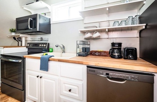 Jackson Apartment | Little Jxn Gem - 5 Mins to Downtown, Walk to JSU